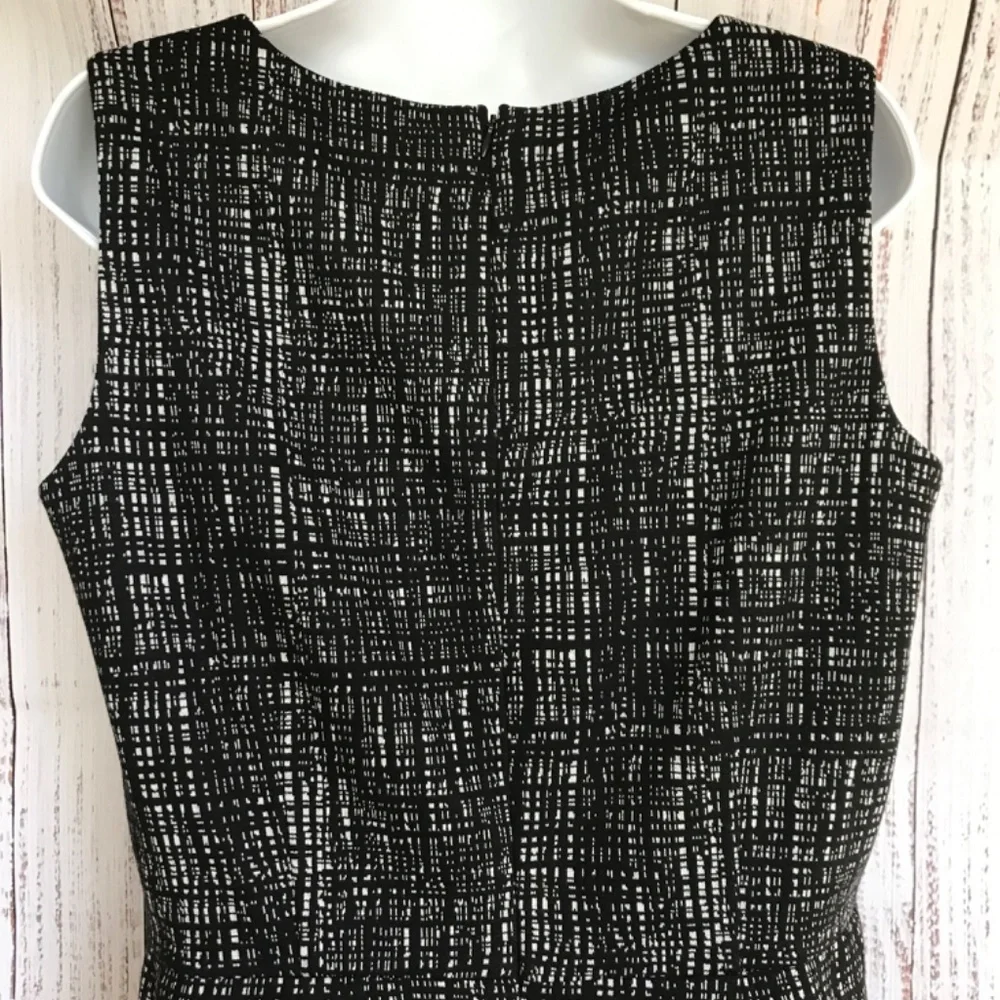 Calvin Klein Women’s Black & White Geometric Sleeveless Dress - Picture 11 of 14